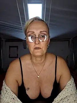 Snapshot of Jenny_Blum chatting on 19, 11, 2025 Jenny Blum online show from 19, 11, 2025