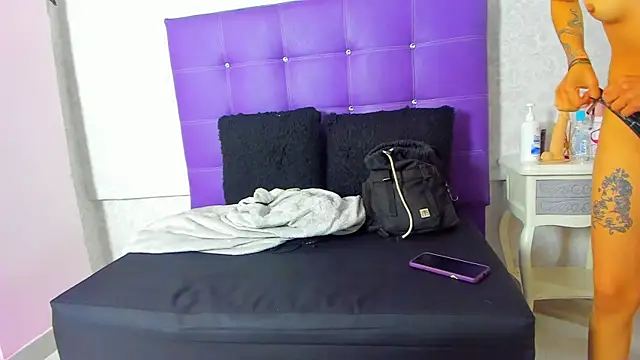 LeaMoreau22 online show from 29, 10, 2025