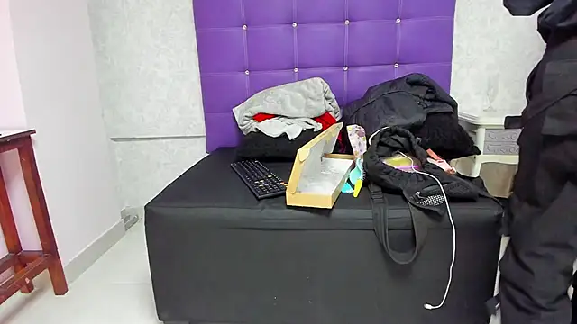 LeaMoreau22 online show from 6, 11, 2025