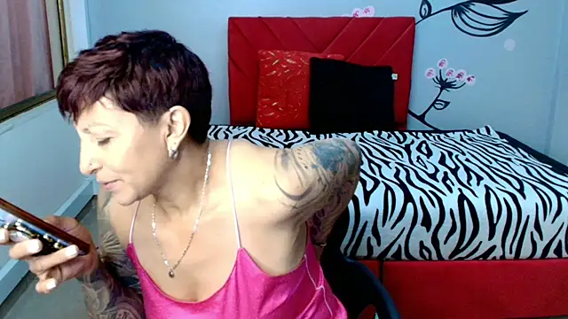 Charlotte  Gray online show from 15, 10, 2025