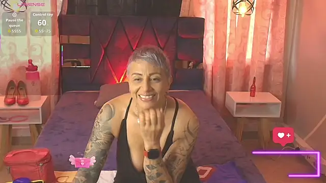 Charlotte  Gray online show from 21, 11, 2025