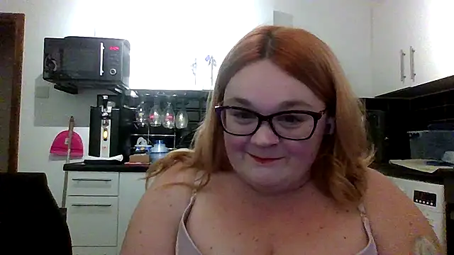 Snapshot of Curvy-AmyX chatting on 14, 10, 2025 Curvy-AmyX online show from 14, 10, 2025