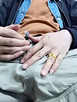 chougegg0214 online show from 13, 4, 2026