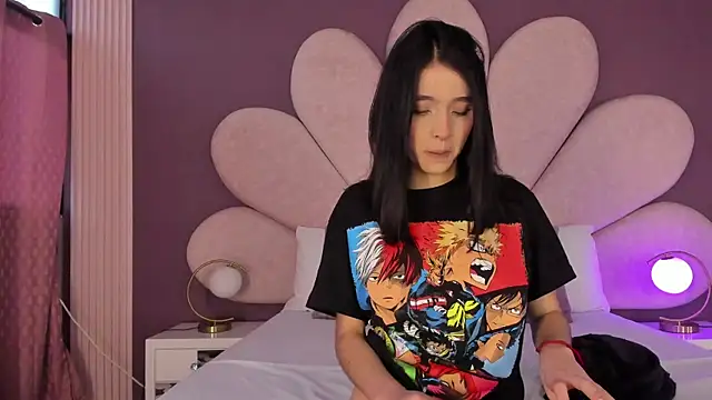 Snapshot of MeganR_ chatting on 5, 11, 2025 MeganR online show from 5, 11, 2025