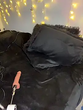 Snapshot of SaraMistick chatting on 24, 3, 2026 SaraMistick online show from 24, 3, 2026