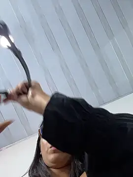 Snapshot of SaraMistick chatting on 1, 4, 2026 SaraMistick online show from 1, 4, 2026