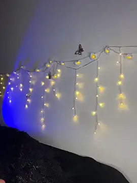 Snapshot of SaraMistick chatting on 9, 4, 2026 SaraMistick online show from 9, 4, 2026