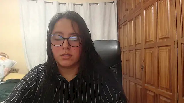 Snapshot of Venus_cat_ chatting on 5, 4, 2026 Venus cat online show from 5, 4, 2026