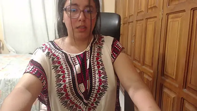 Snapshot of Venus_cat_ chatting on 7, 7, 2026 Venus cat online show from 7, 7, 2026