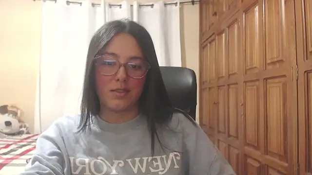 Snapshot of Venus_cat_ chatting on 9, 7, 2026 Venus cat online show from 9, 7, 2026