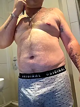 Snapshot of hot-brabo chatting on 4, 10, 2025 hot-brabo online show from 4, 10, 2025