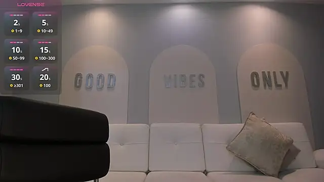 EmilyJohnsonX1 online show from 12, 11, 2025