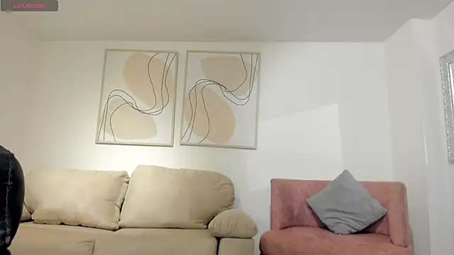 EmilyJohnsonX1 online show from 13, 12, 2025