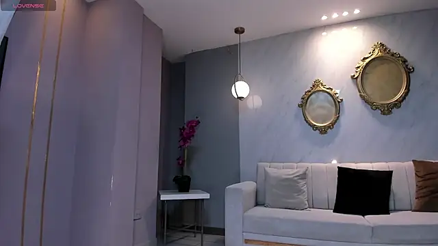 EmilyJohnsonX1 online show from 19, 12, 2025