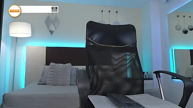 Snapshot of DanteeStone chatting on 28, 11, 2025 DanteeStone online show from 28, 11, 2025