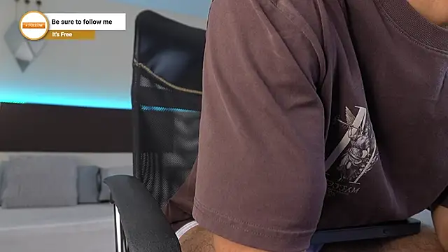 Snapshot of DanteeStone chatting on 15, 12, 2025 DanteeStone online show from 15, 12, 2025