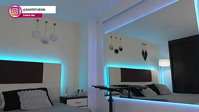 Snapshot of DanteeStone chatting on 18, 12, 2025 DanteeStone online show from 18, 12, 2025