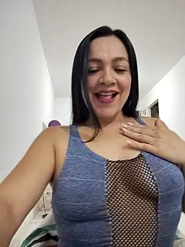 LindaSalo33 online show from 8, 10, 2025