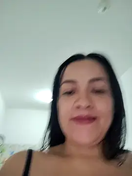LindaSalo33 online show from 4, 12, 2025