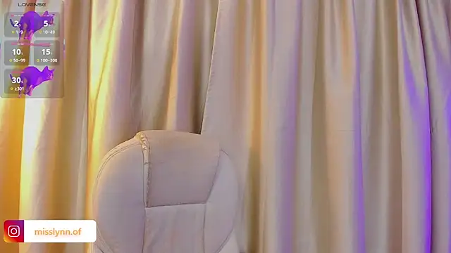 Snapshot of alana_madison10 chatting on 14, 12, 2025 alana madison10 online show from 14, 12, 2025