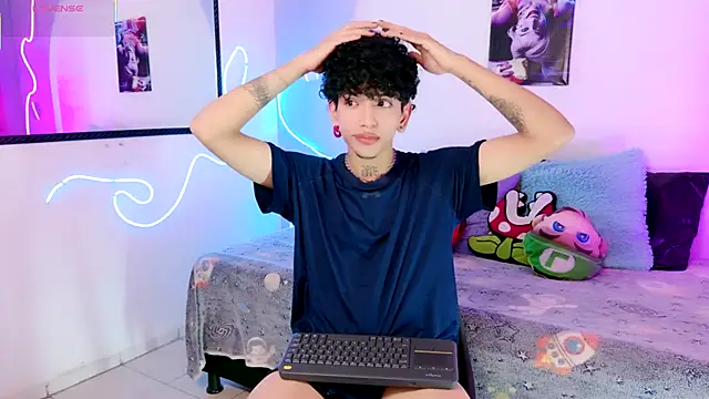 Snapshot of todoroki_g chatting on 19, 10, 2025 todoroki g online show from 19, 10, 2025