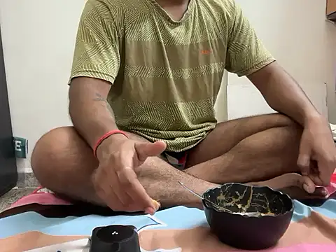 Snapshot of YourBlackBull chatting on 6, 11, 2025 YourBlackBull online show from 6, 11, 2025