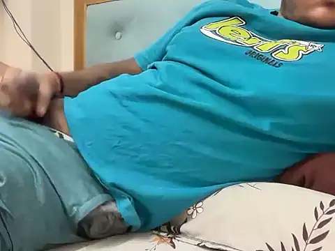 Snapshot of YourBlackBull chatting on 6, 4, 2026 YourBlackBull online show from 6, 4, 2026