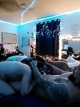 Snapshot of JNTre chatting on 23, 12, 2025 JNTre online show from 23, 12, 2025