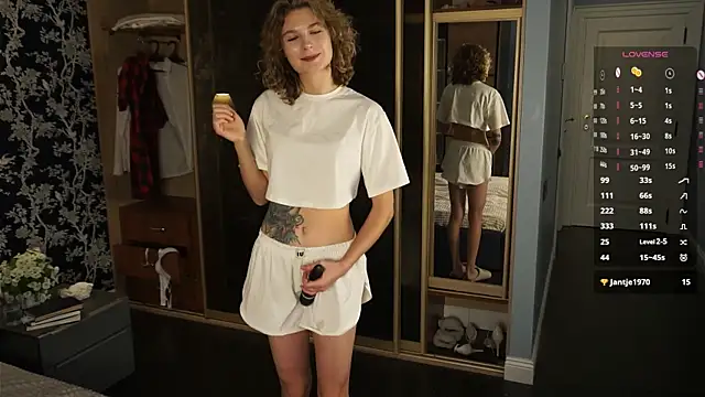 BellaReppert online show from 16, 12, 2025