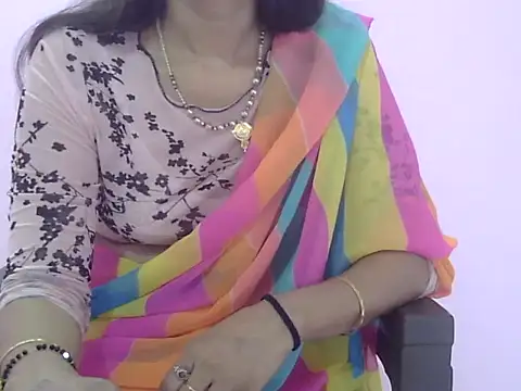 Snapshot of Laila_Cute chatting on 4, 4, 2026 Laila Cute online show from 4, 4, 2026