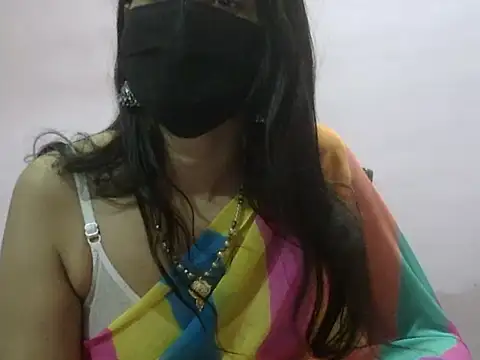 Snapshot of Laila_Cute chatting on 5, 4, 2026 Laila Cute online show from 5, 4, 2026
