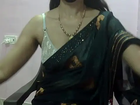Snapshot of Laila_Cute chatting on 14, 4, 2026 Laila Cute online show from 14, 4, 2026