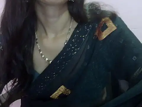 Snapshot of Laila_Cute chatting on 4, 5, 2026 Laila Cute online show from 4, 5, 2026