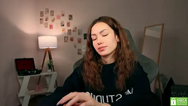 branchwithflowerss online show from 3, 12, 2025