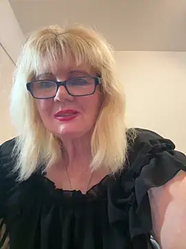 Snapshot of BoloshkaBlonda chatting on 5, 10, 2025 BoloshkaBlonda online show from 5, 10, 2025