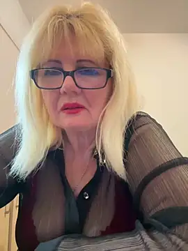 Snapshot of BoloshkaBlonda chatting on 10, 10, 2025 BoloshkaBlonda online show from 10, 10, 2025