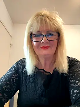 Snapshot of BoloshkaBlonda chatting on 10, 10, 2025 BoloshkaBlonda online show from 10, 10, 2025