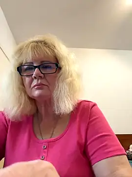 Snapshot of BoloshkaBlonda chatting on 16, 10, 2025 BoloshkaBlonda online show from 16, 10, 2025