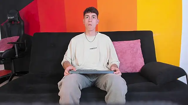 Snapshot of LukeSavagge chatting on 15, 10, 2025 LukeSavagge online show from 15, 10, 2025