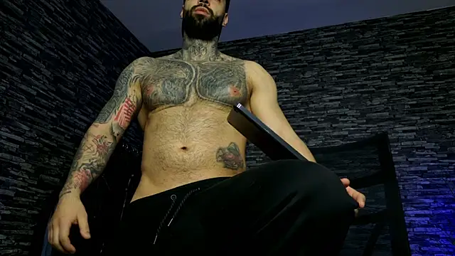 Snapshot of MasculineGuy99 chatting on 1, 4, 2026 MasculineGuy99 online show from 1, 4, 2026