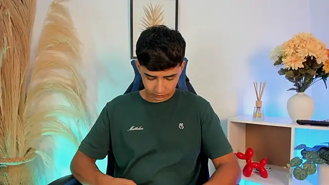 Snapshot of Thiago_Connor21 chatting on 21, 4, 2026 Thiago Connor21 online show from 21, 4, 2026