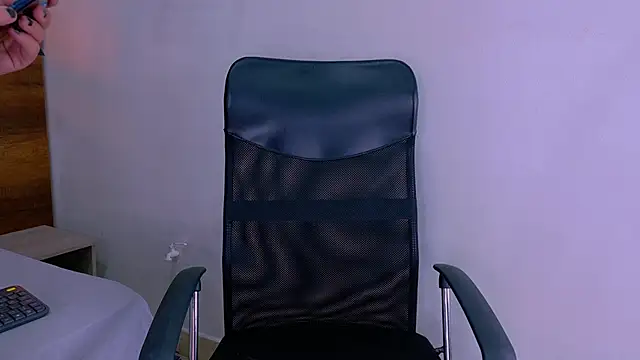 Snapshot of AmarisLenox__ chatting on 15, 11, 2025 AmarisLenox online show from 15, 11, 2025