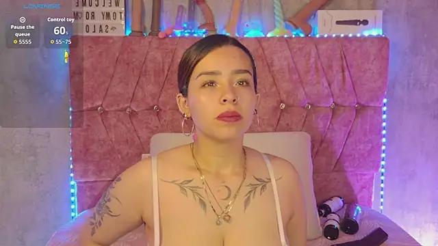 Snapshot of Mia_lopez_1 chatting on 23, 6, 2026 Mia lopez 1 online show from 23, 6, 2026