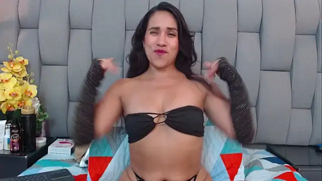 Snapshot of Emilysweet2 chatting on 8, 1, 2026 Emilysweet2 online show from 8, 1, 2026