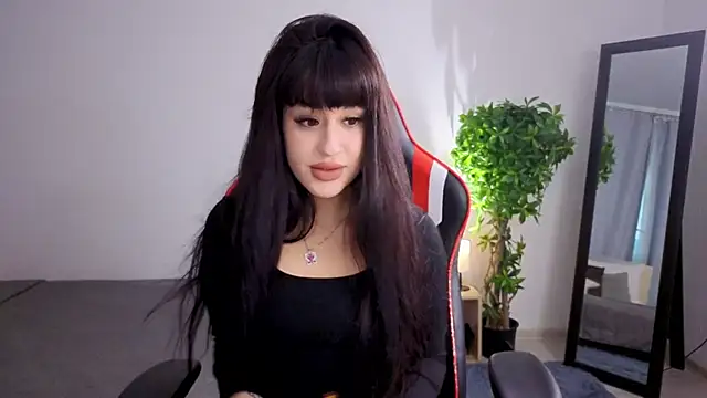 Snapshot of Erika_peach chatting on 8, 10, 2025 Erika peach online show from 8, 10, 2025