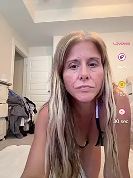 privateplaymilf online show from 15, 6, 2026