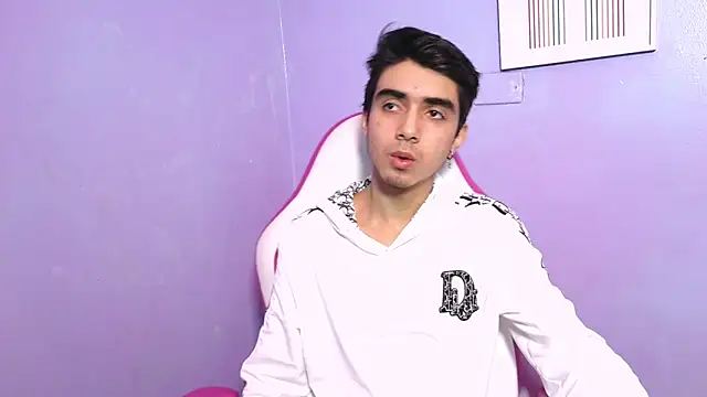 Hottie Guy online show from 3, 12, 2025