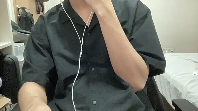 Snapshot of 16hornydog chatting on 15, 11, 2025 16hornydog online show from 15, 11, 2025