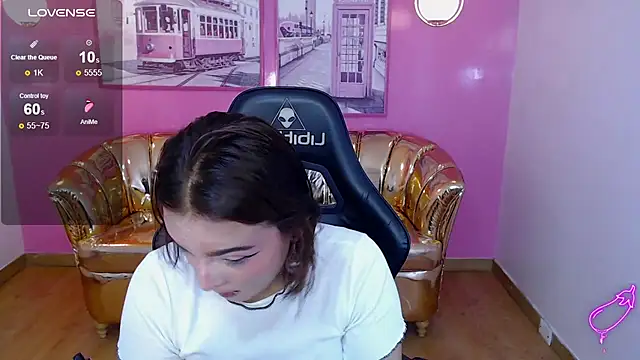 mia foster t online show from 22, 11, 2025