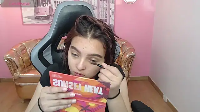 mia foster t online show from 30, 11, 2025